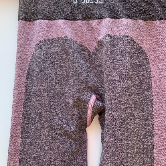 VS PINK leggings 💓 - Picture 4 of 4